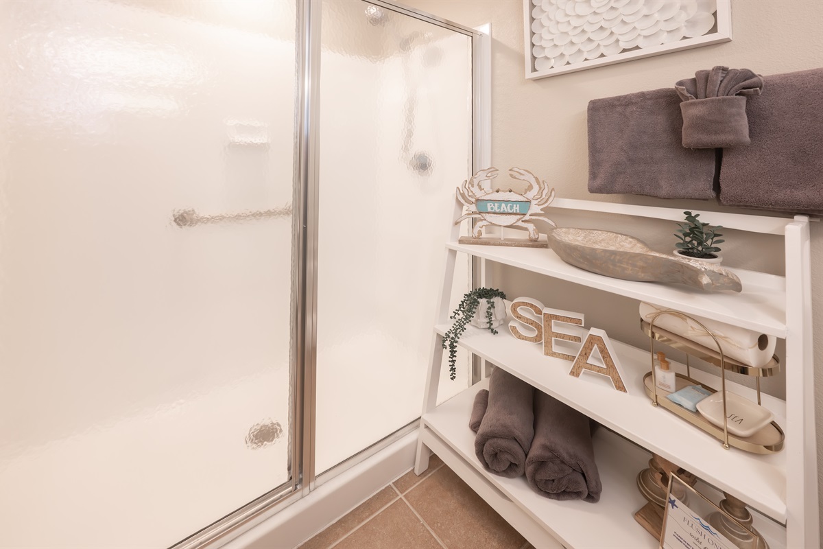 Hallway second bathroom with shower