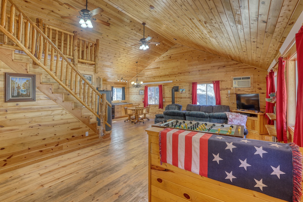 Living area of Cabin4, Cole Cabins