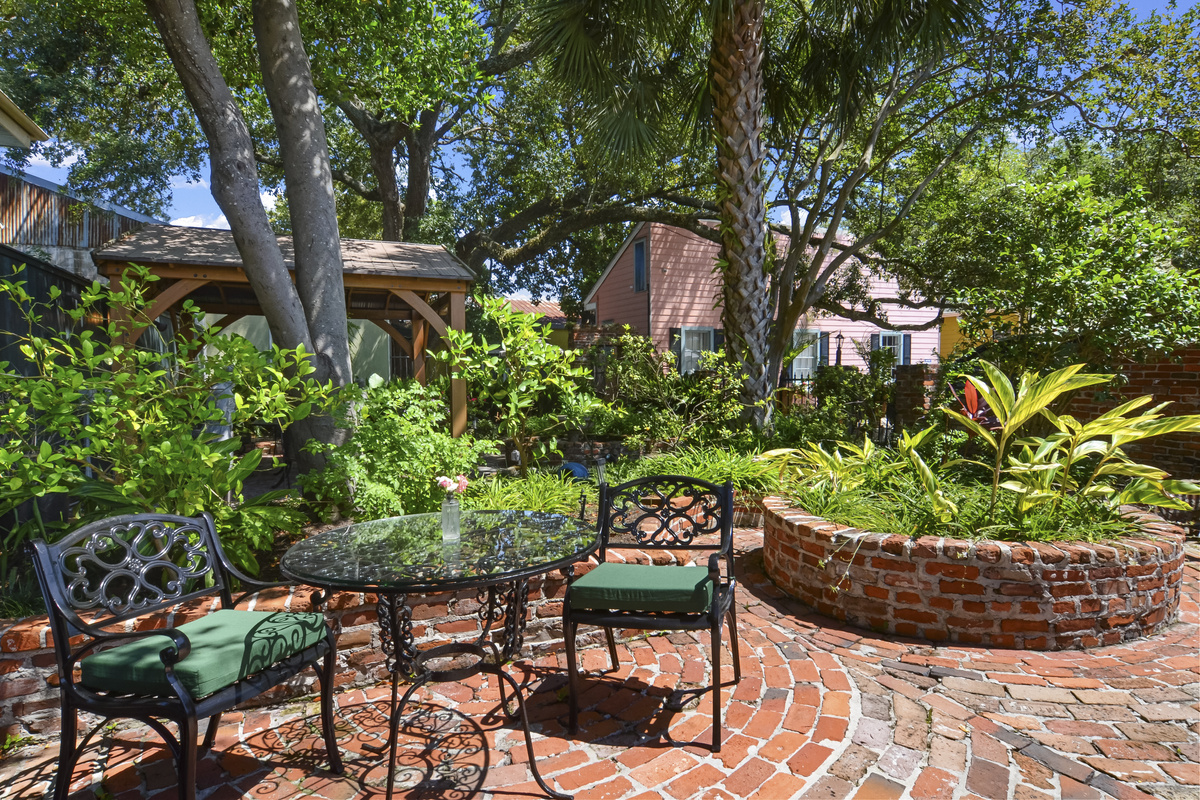 Landscaped Courtyard with Seating