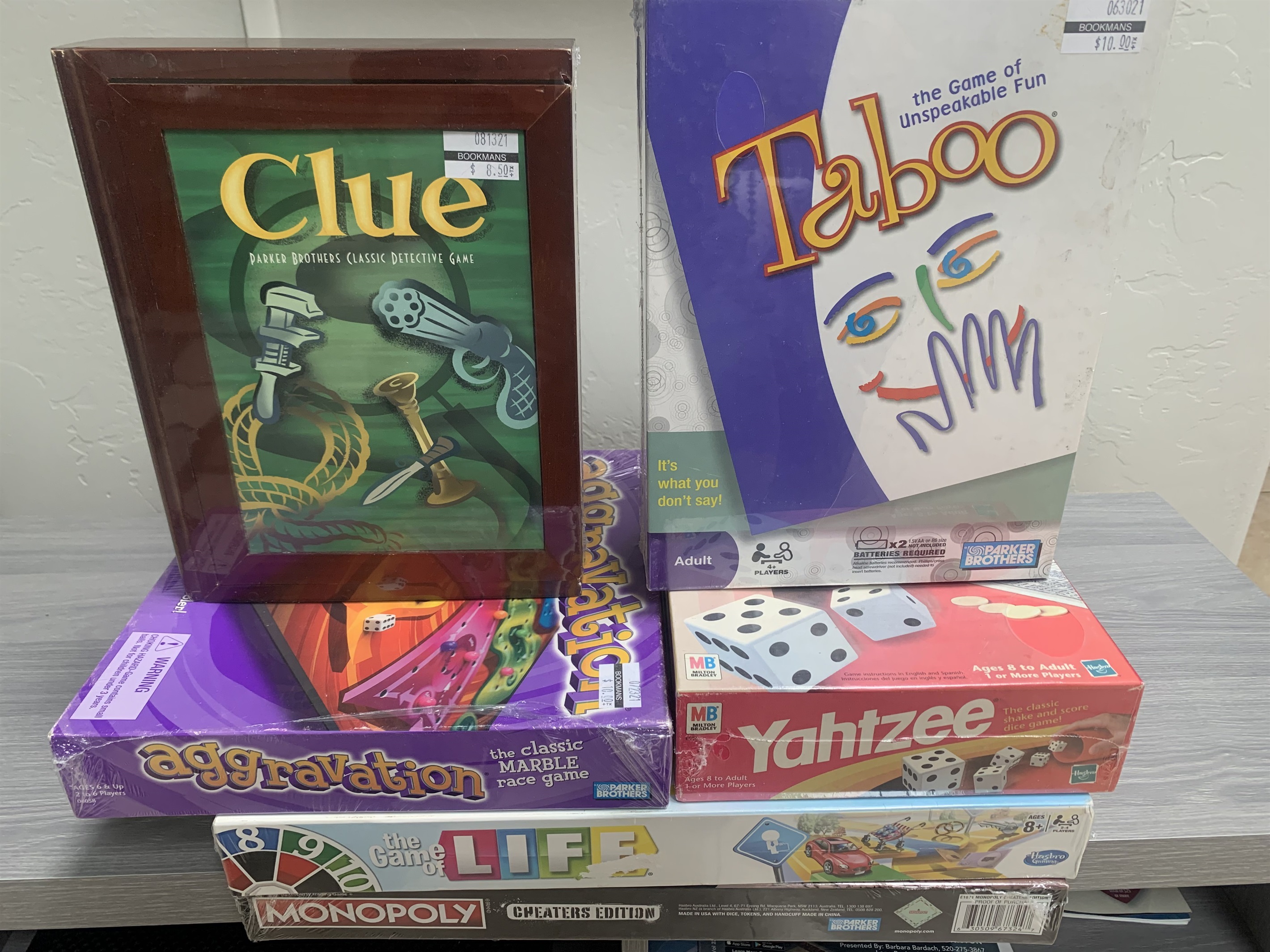 Have fun with a large variety of puzzles and games for the whole family.