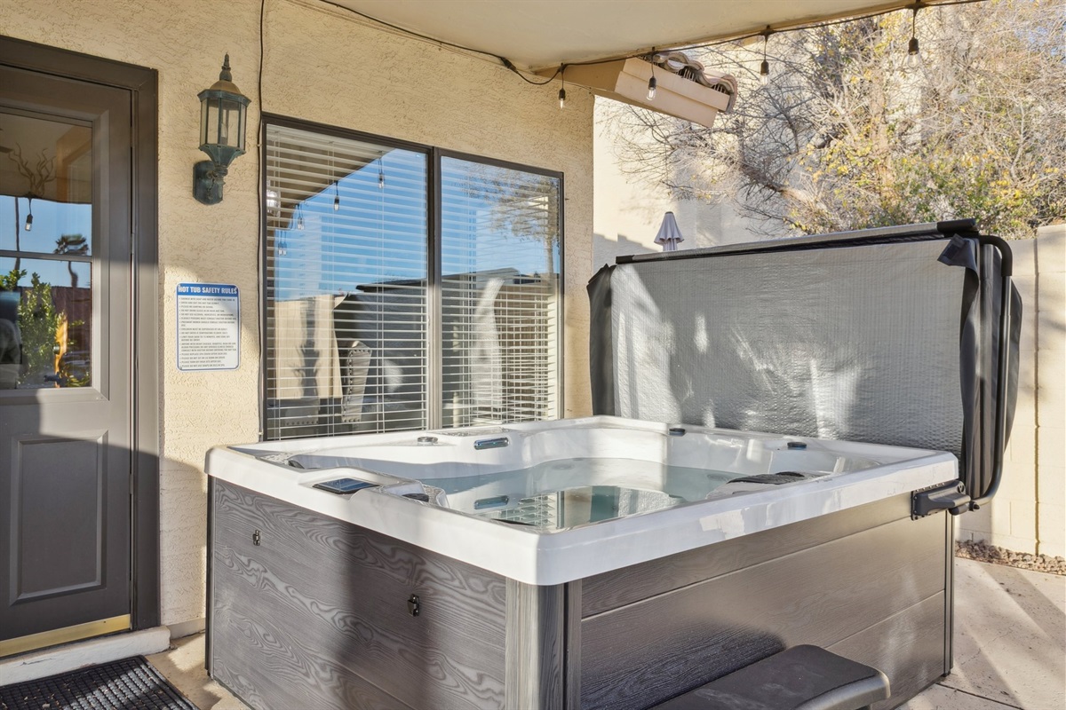 Lakefront Oasis w/ Pool & Hot Tub · Garden Lakes | 3 Bed 2 Bath — Lakefront Oasis w/ Pool & Hot Tub | 3b • 2bth, Avondale, Arizona — photo 38
