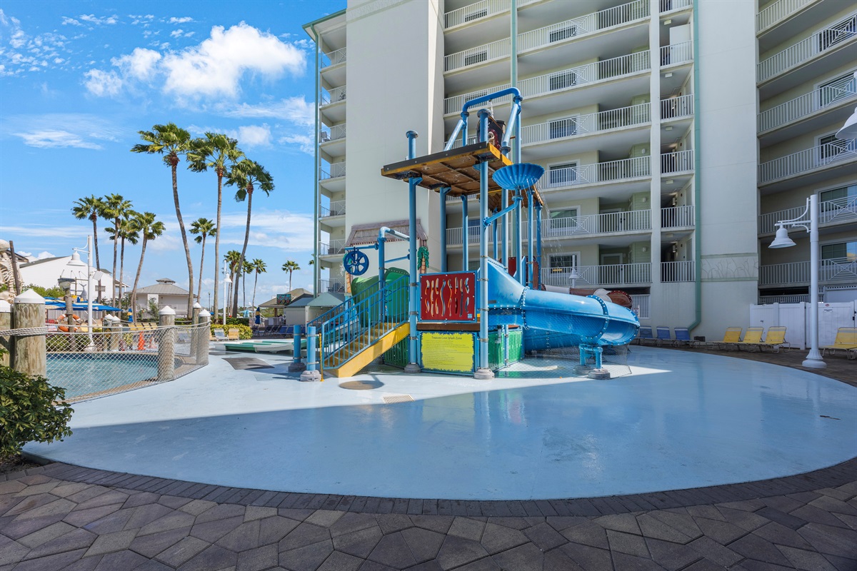 Water Park On Site, 4 free DAILY Passes included!