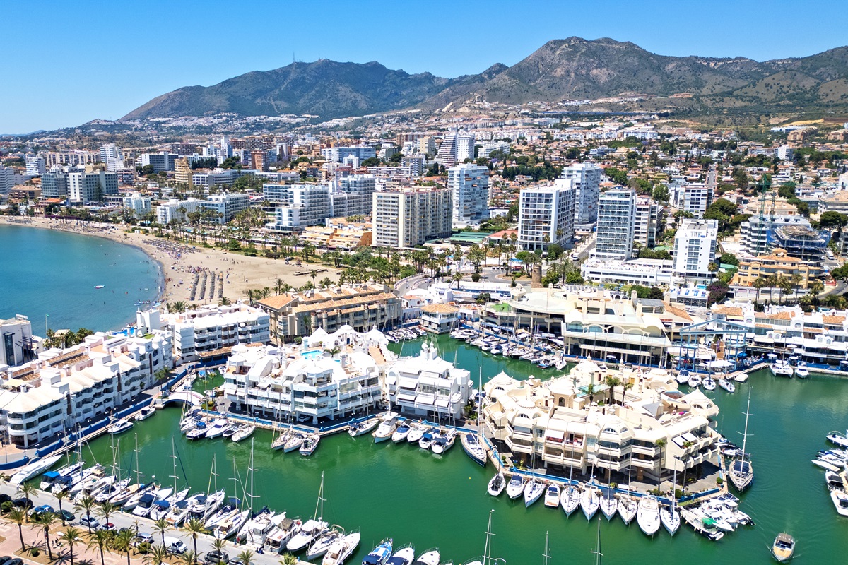 Puerto Marina, Benalmádena – Iconic marina with waterfront dining, luxury yachts, shopping and vibrant nightlife just minutes away.