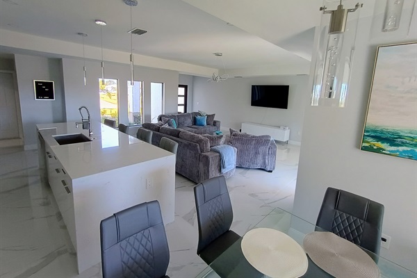 Kitchen/ Living/ Dinig