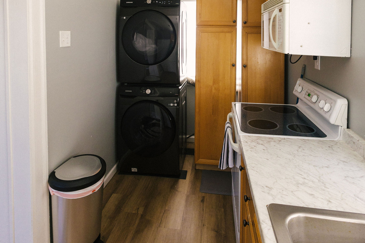 Washer/Dryer in kitchen