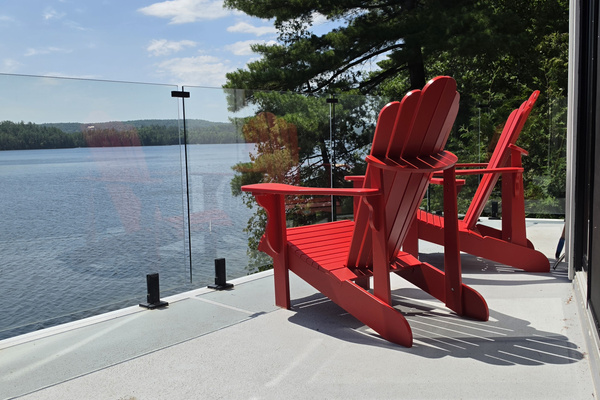 Upper balcony place to relax and enjoy the sunshine and the view
