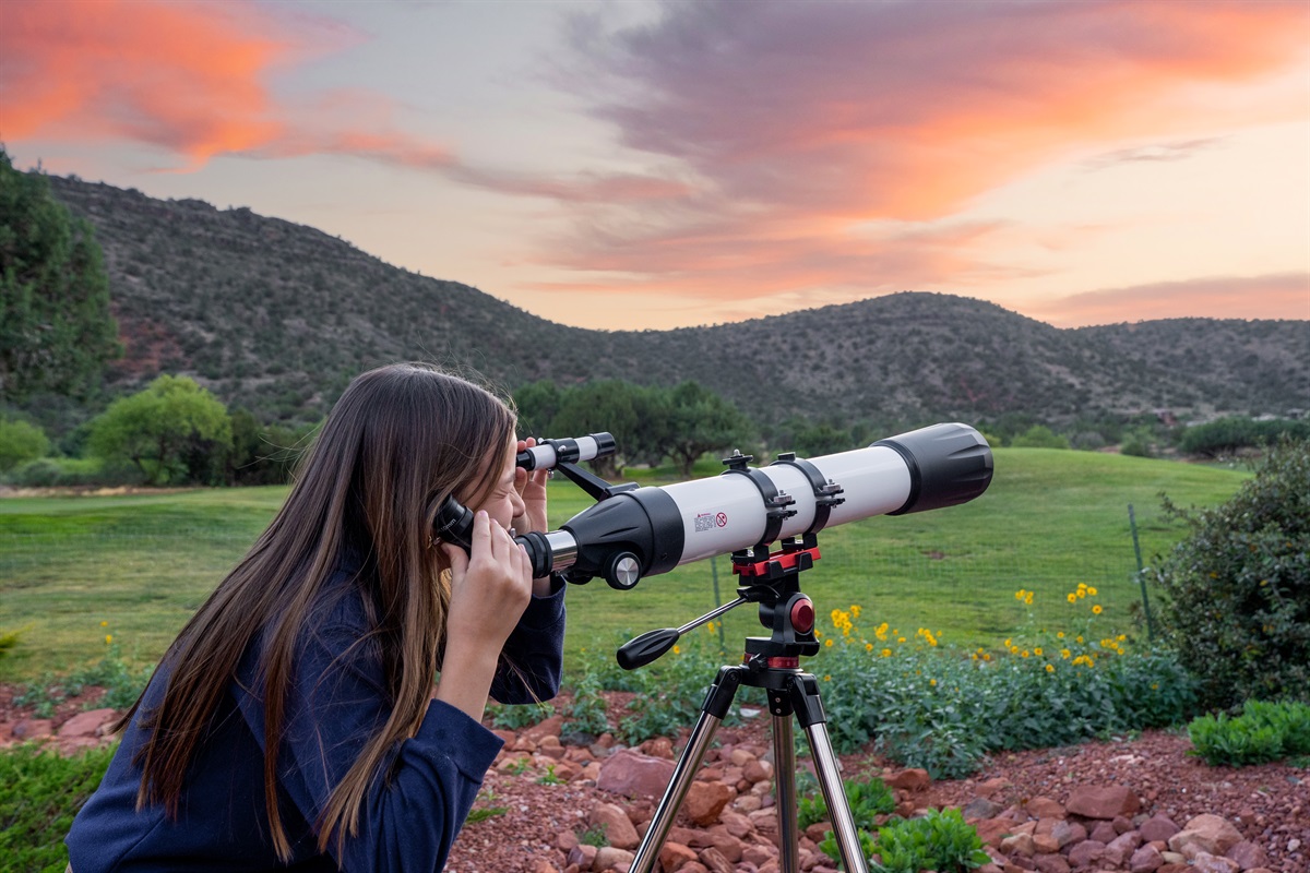 Take in the breathtaking Sedona sunsets and world-class stargazing right from the backyard with our complimentary outdoor telescope.