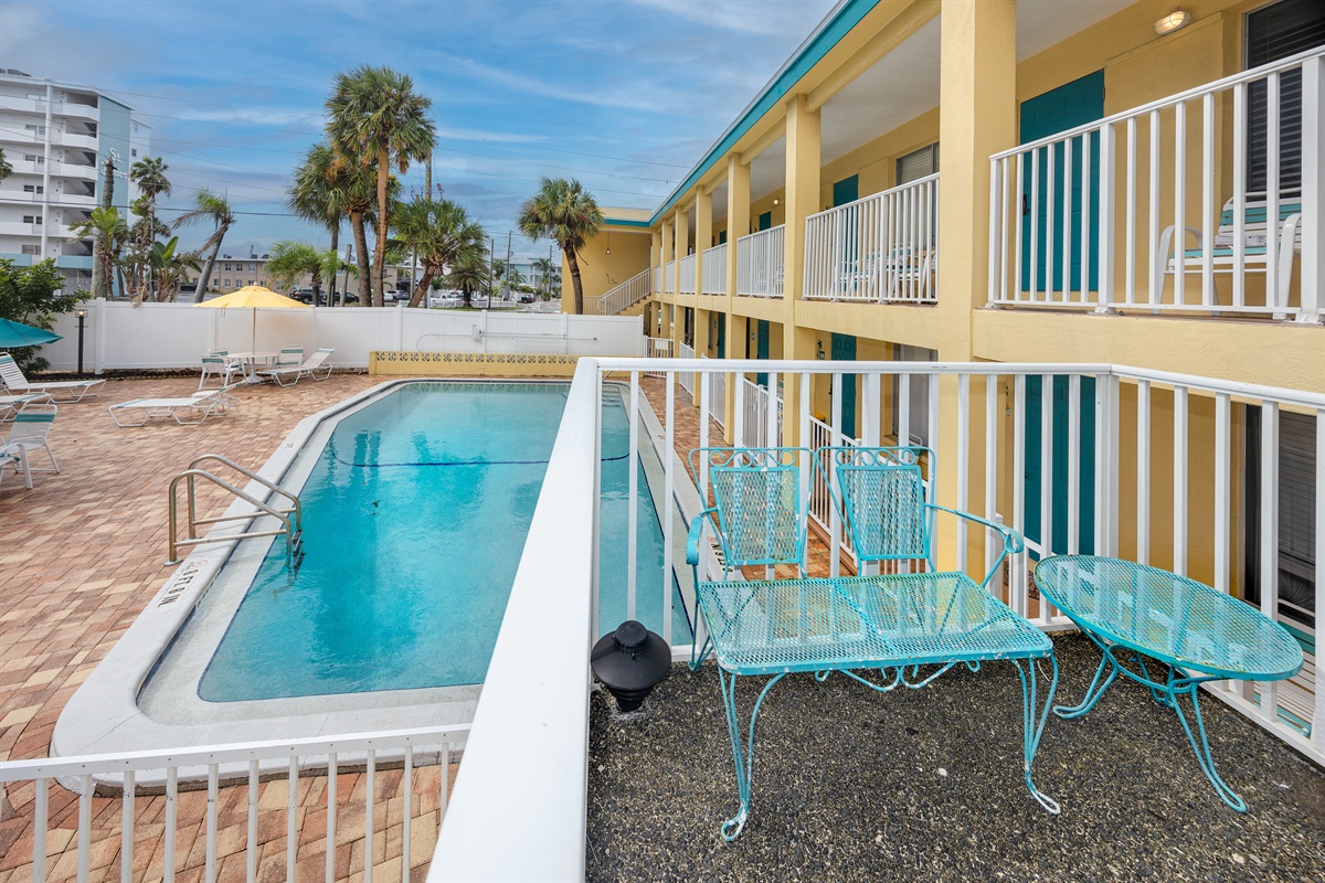 outdoor seating & pool view