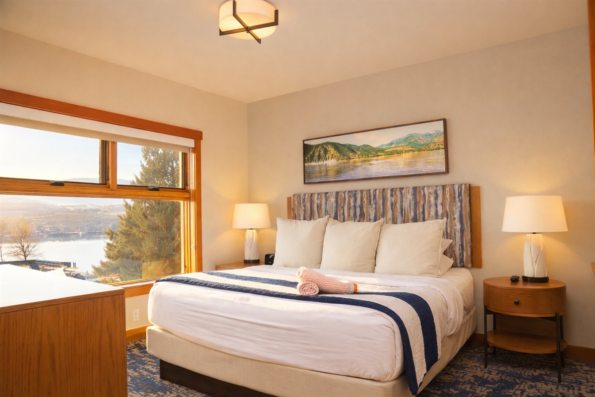Bedroom #1 of 3: King bed, TV, lake views, en suite bathroom