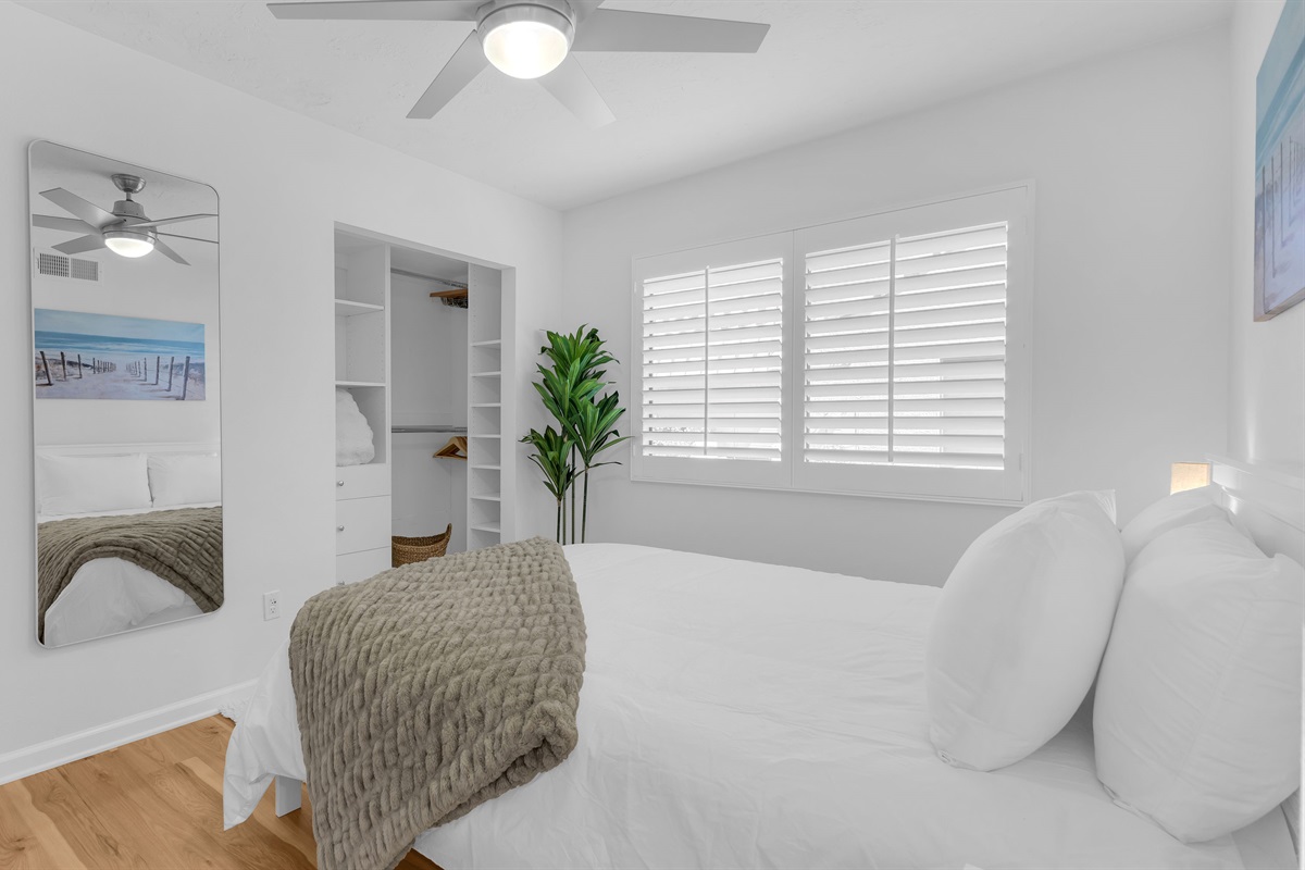 2nd Bedroom Queen size Bed 