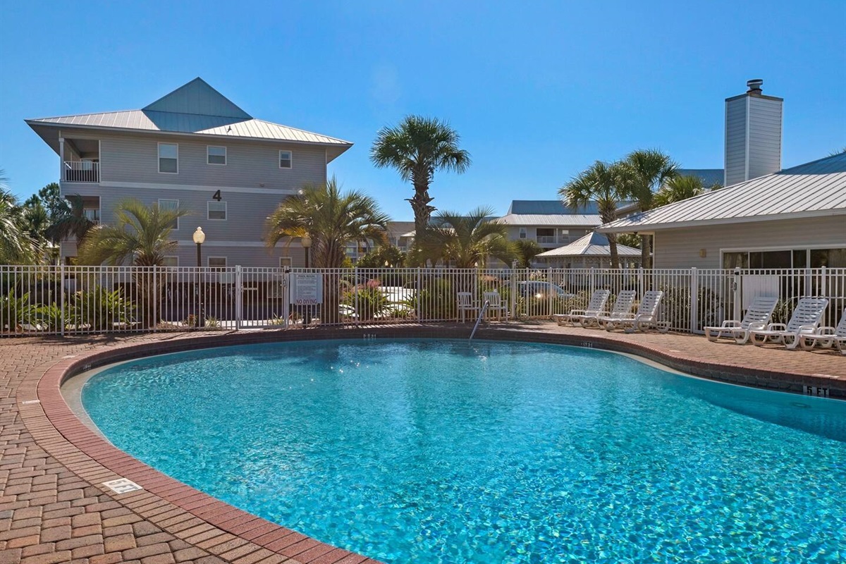 2 Pools in this complex! 