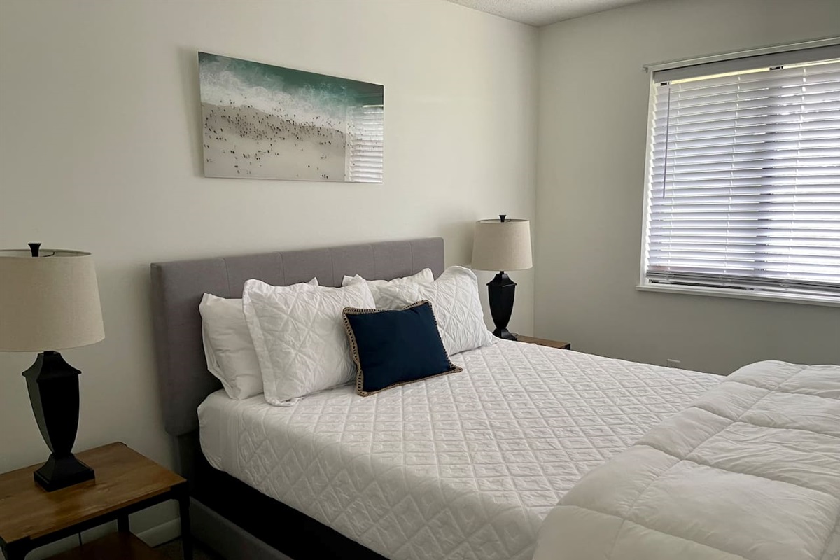 Queen size bed with memory foam mattress