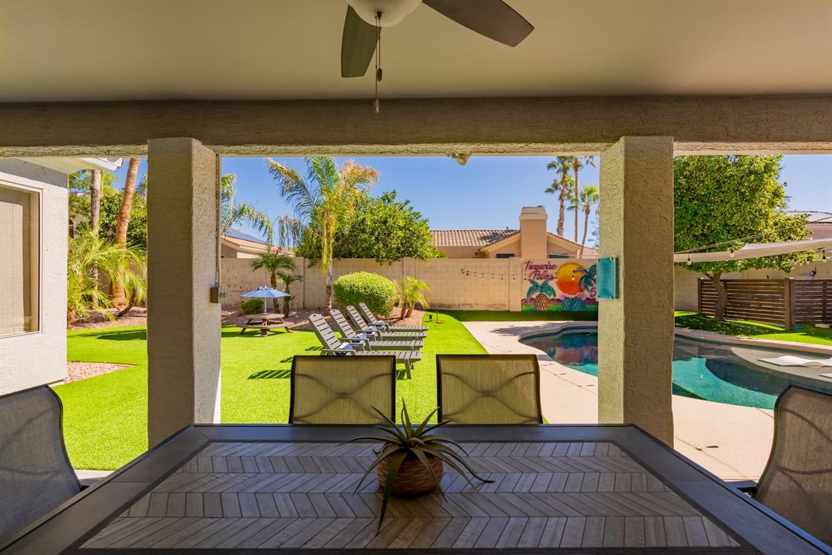 Breakfast, lunch or dinner. It's always a great time to enjoy a meal outside. And check out that welcome shade from the hot Arizona sun!