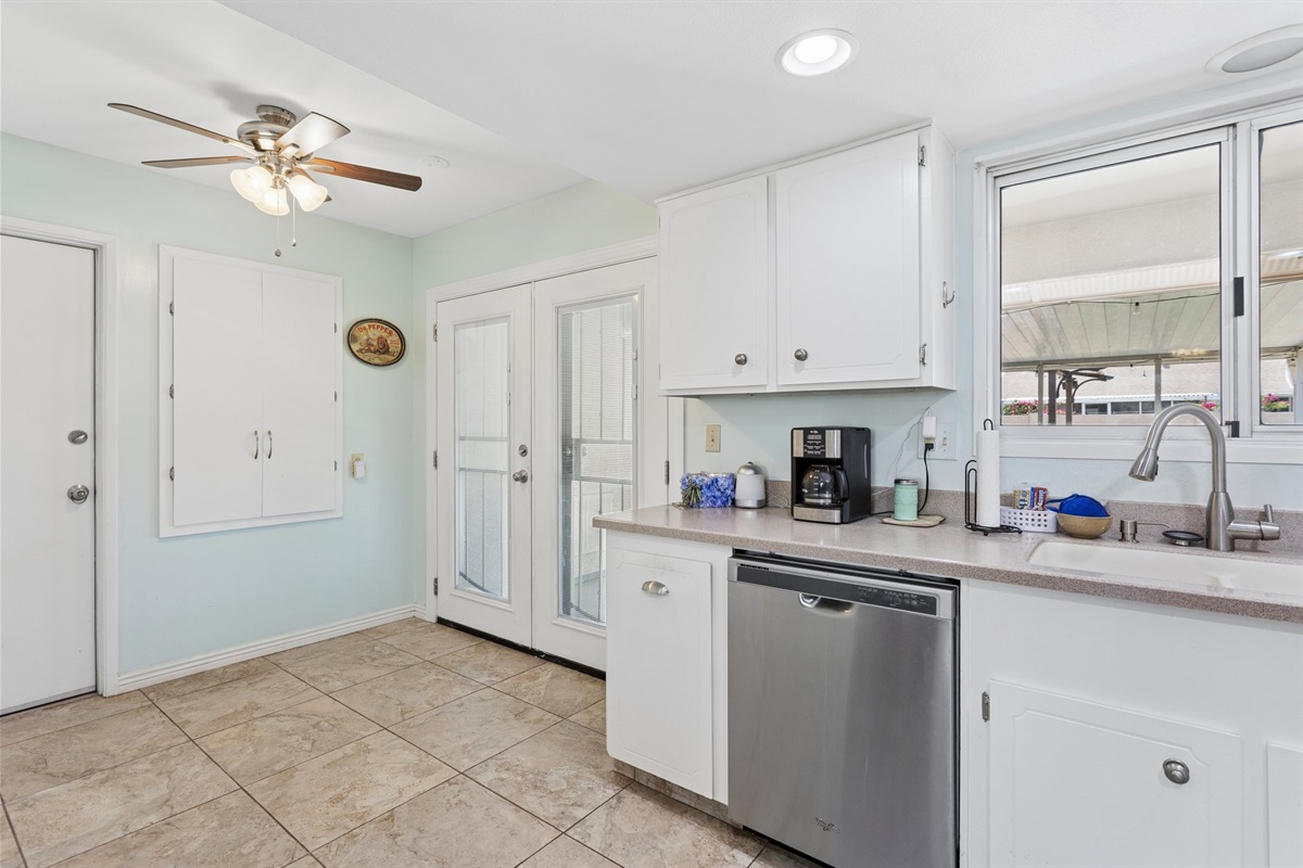 Tranquil Sun City West Stay | Bright 2BR Home — Tranquil Sun City West Stay | Bright 2BR Home w/ Communal Pool, Sun City West, Arizona — photo 6