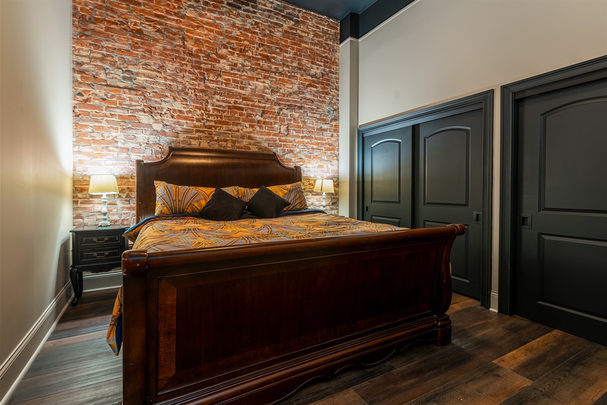 King bed in bedroom 1