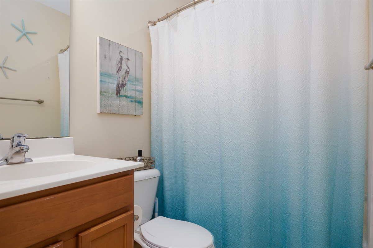 Bright and clean main floor bathroom