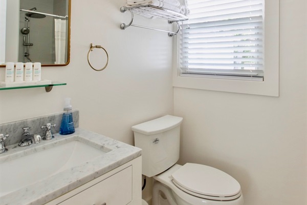 1bed/1bath bathroom