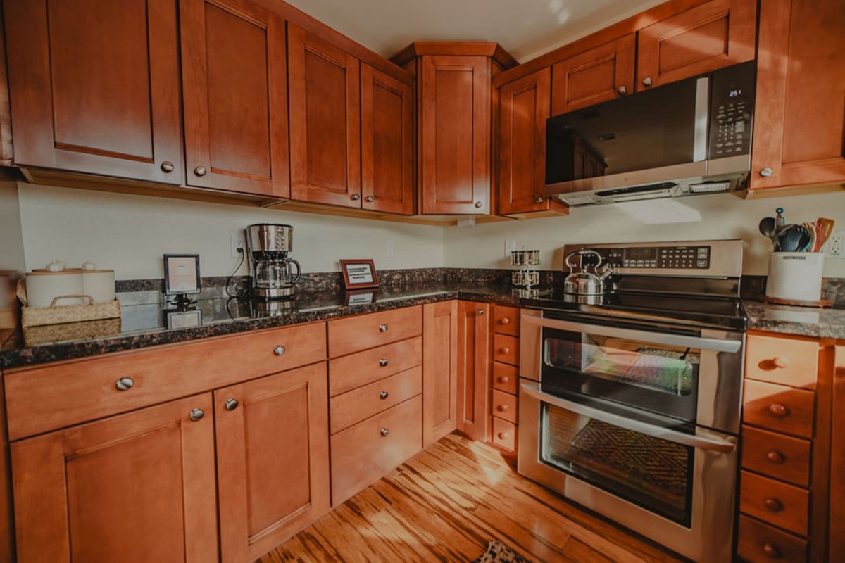 Fully equipped kitchen with everything you need for dining or entertaining
