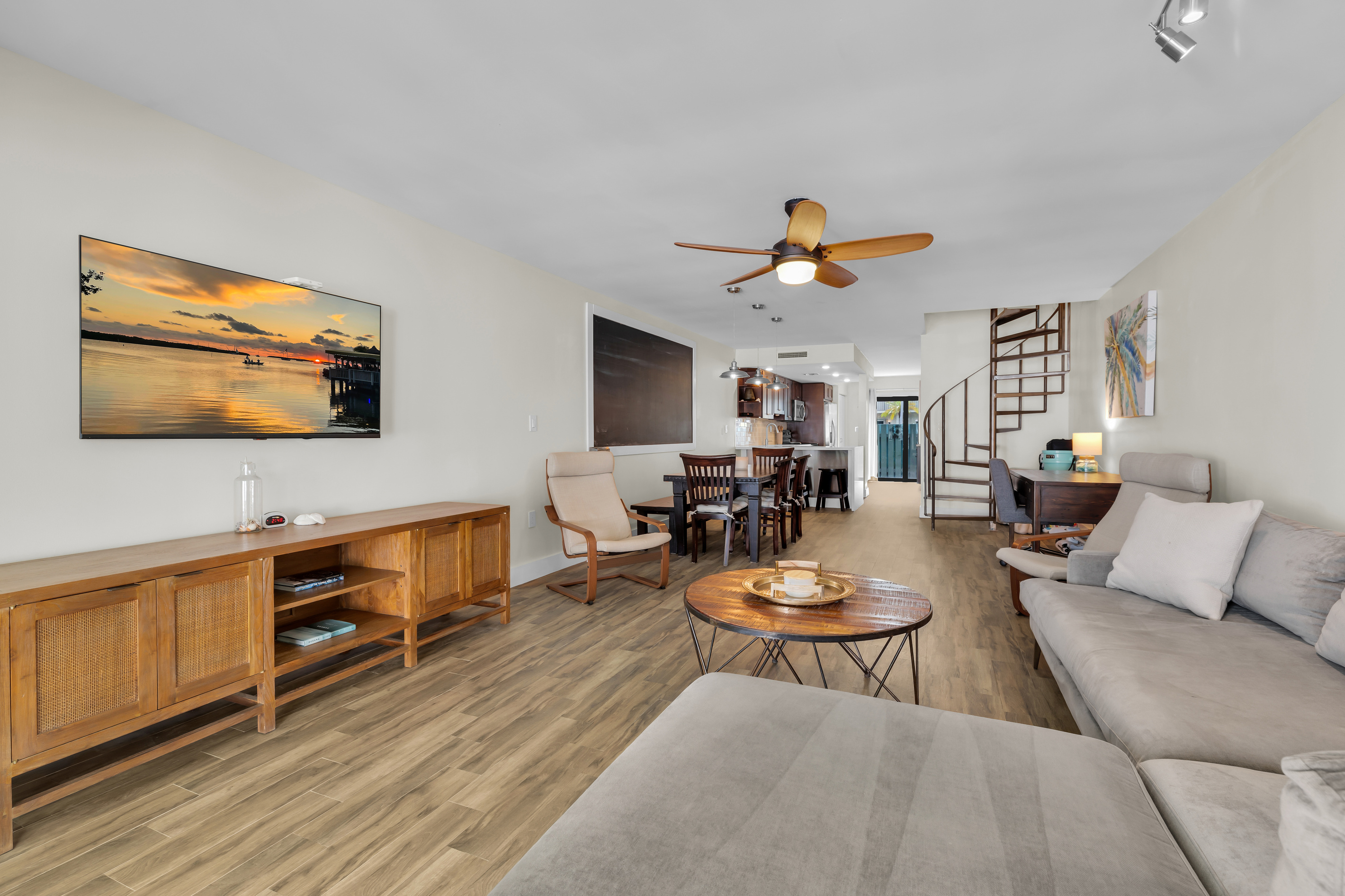Large living room 
