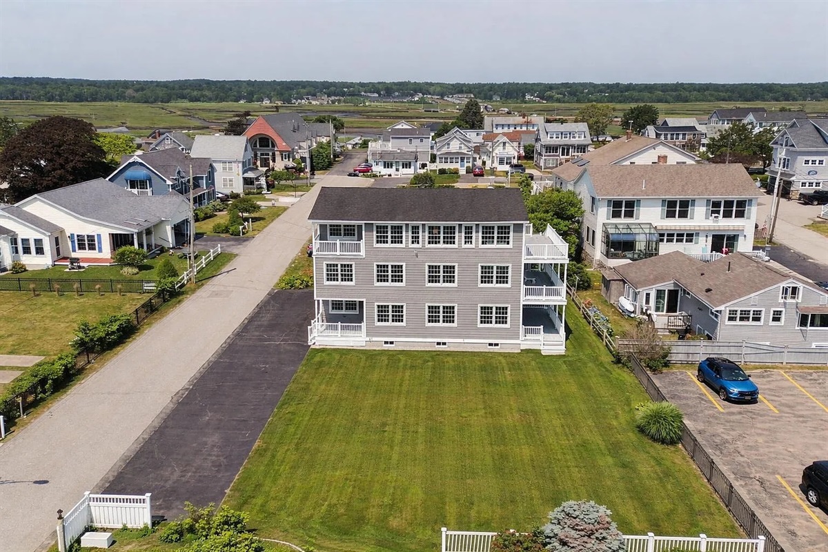 Aerial - Photo 2
