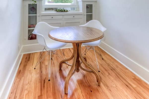 Dining room, seats 4