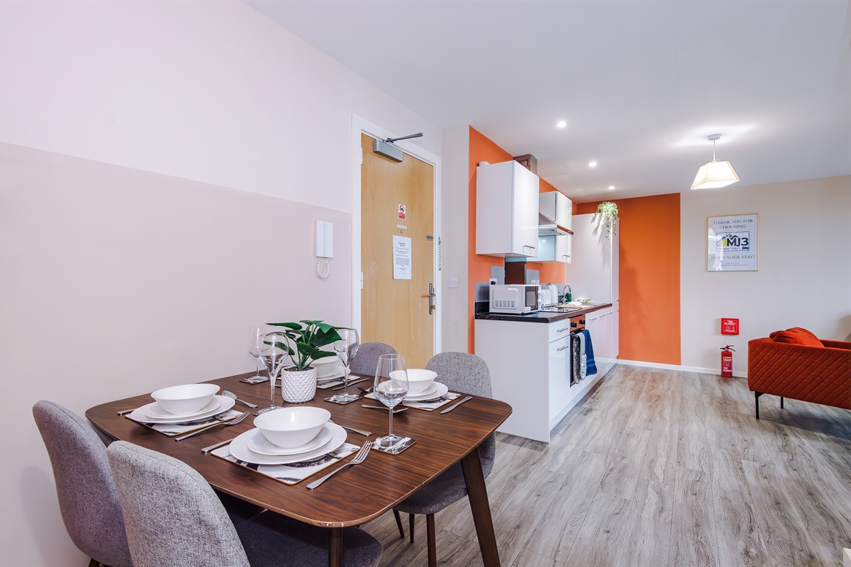 Enjoy your meals at the dining table & chairs in comfort