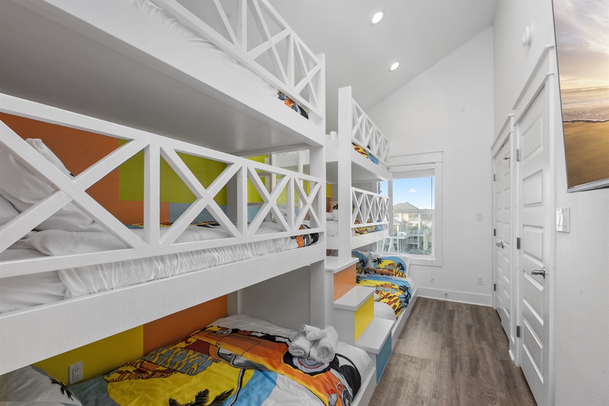 9bdf0e8264f142debd38603ca6cd68de Large | Beachhouse | Texas | TX | Vacation Homes | Galveston | Crystal Beach | Kokomo | Breezy Days | Beachfront Elegance | Sunrise Serenity | Southern Sands Property Management, LLC