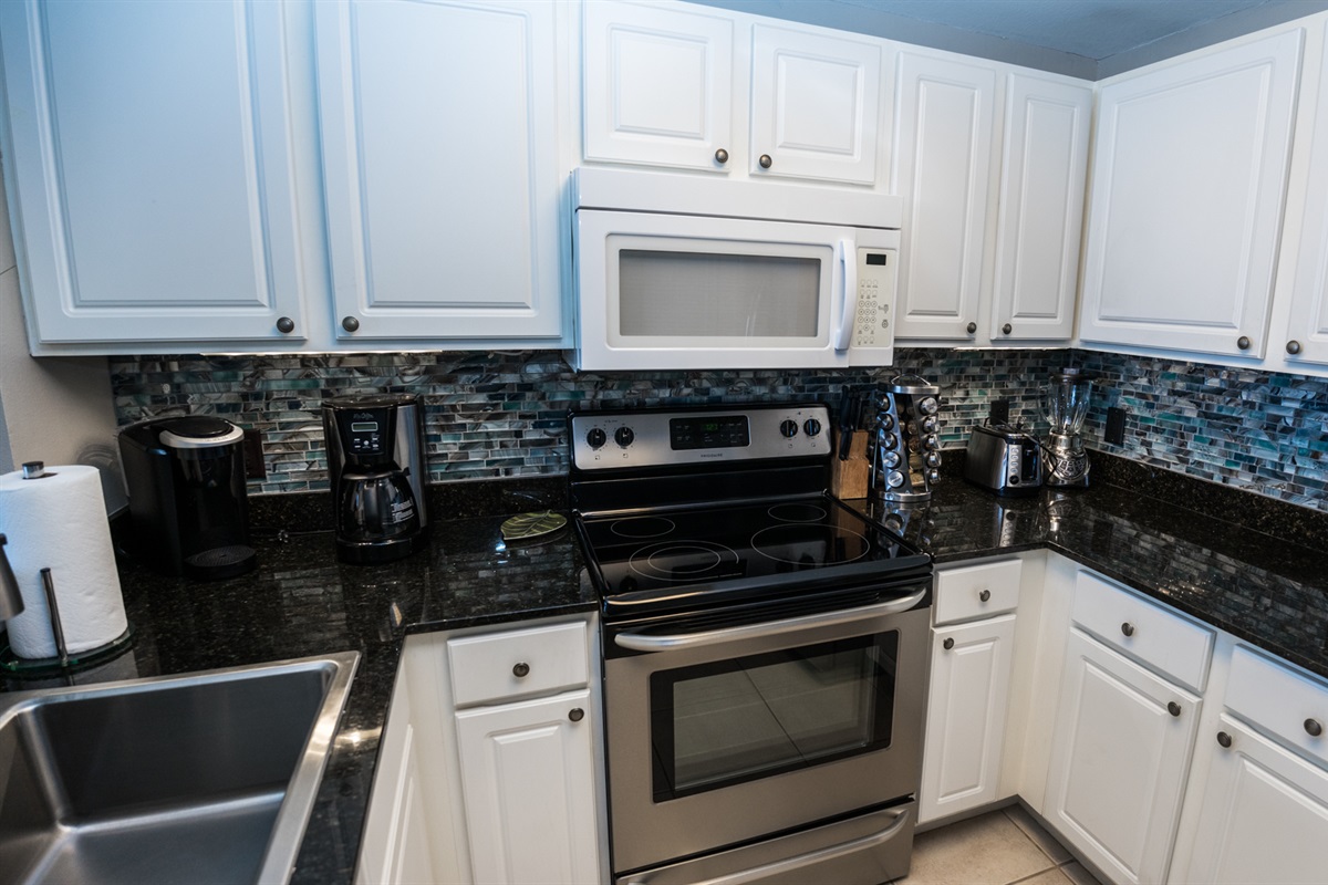 Fully Equipped Kitchen!
