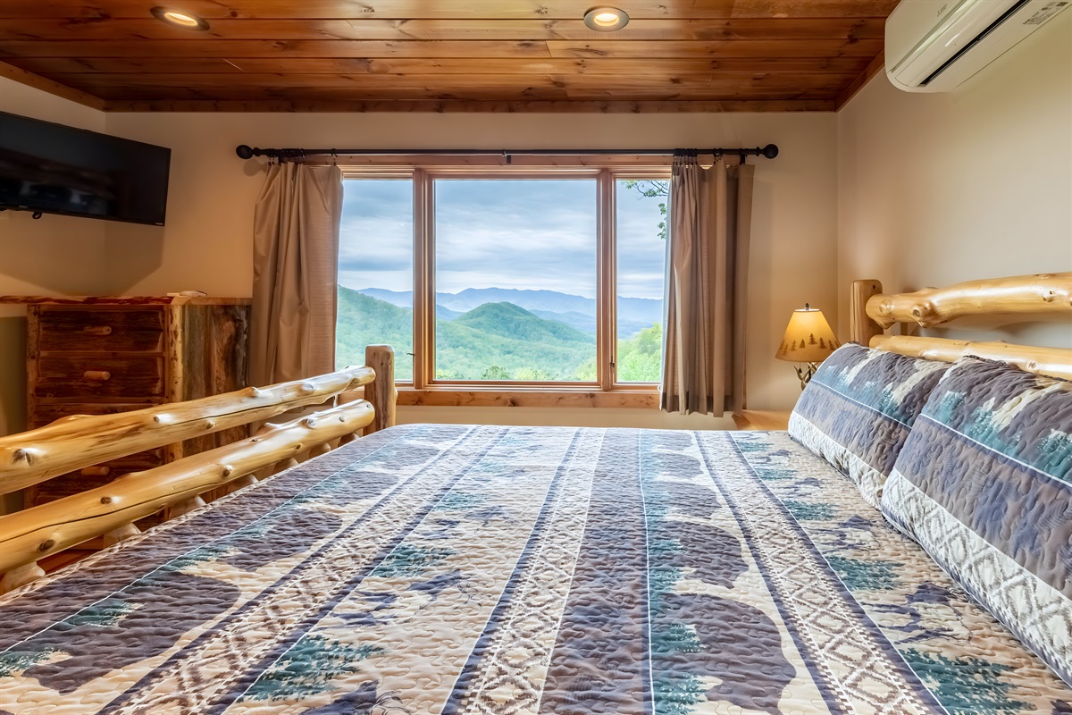 Wake up to stunning views in our upper level bedroom with a king-sized bed and ensuite bathroom.