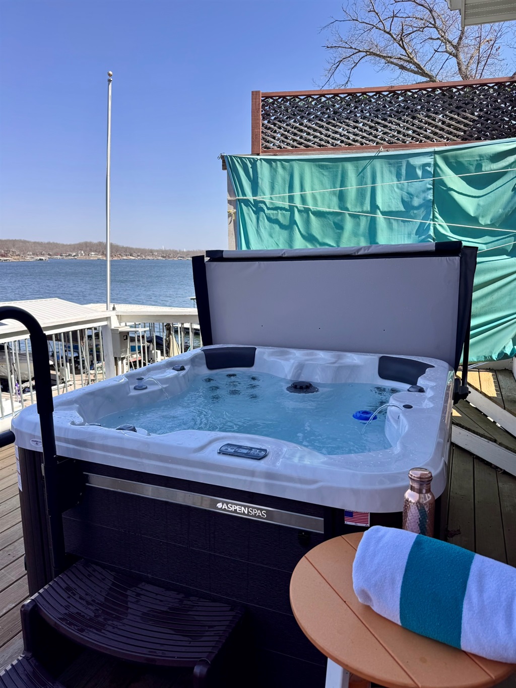 Exclusive private 5-person, NEW hot tub installed this Spring 2026. Enjoy watching the stars at night from the hot tub.