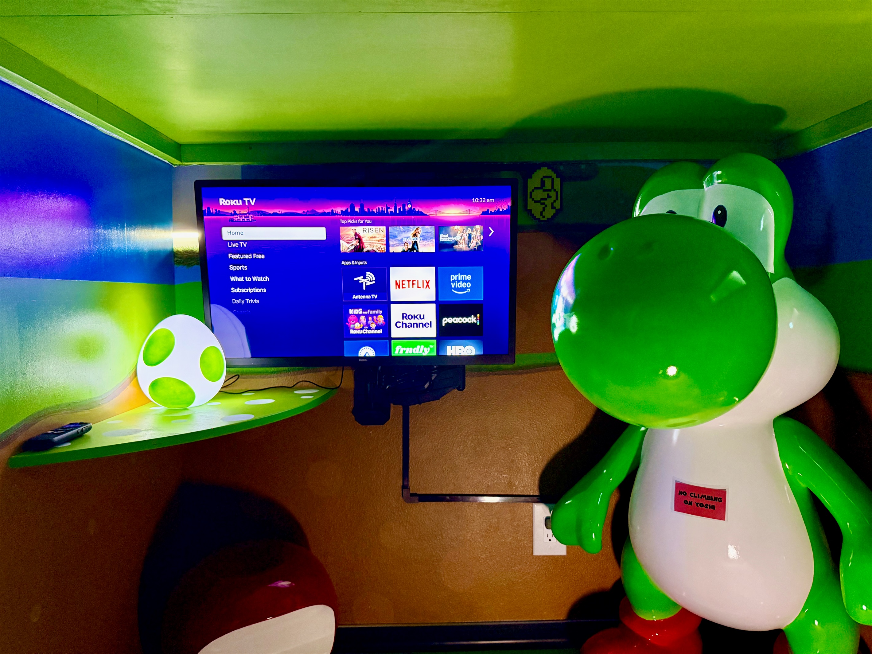 Yoshi's Fort has two TV's! 