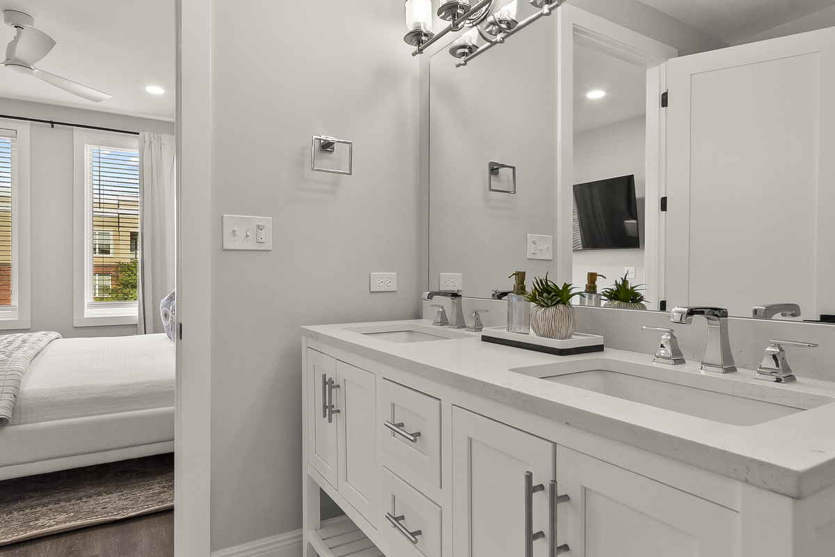 Full Ensuite Bathroom 2