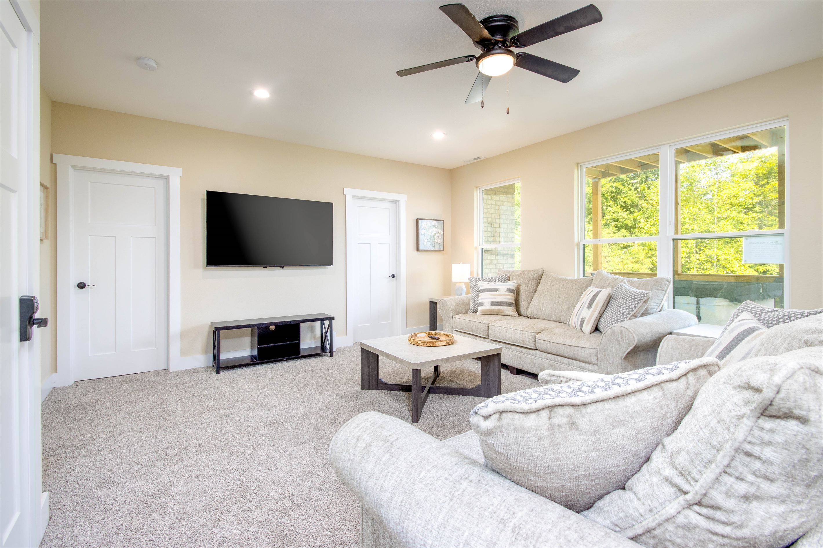 photo of similar second living area