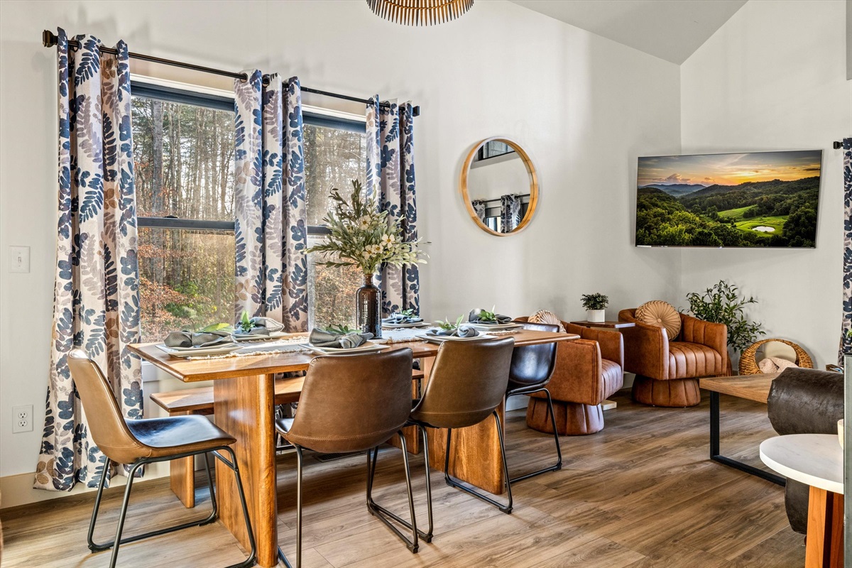 Dining/gathering area