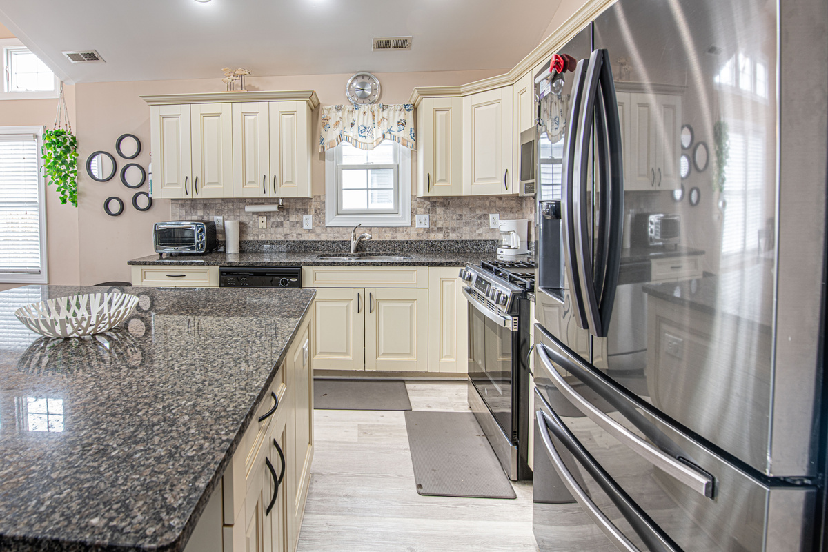 Kitchen Profile & Refrigerator View