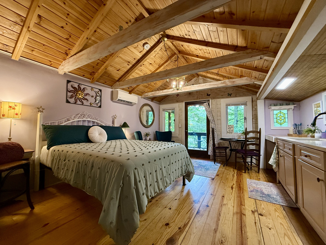 Cozy queen bed