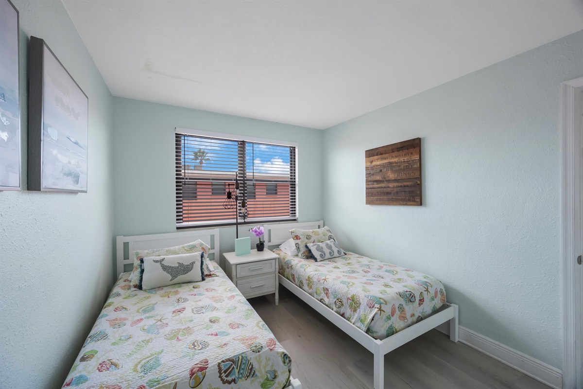 2nd Bedroom with Smart TV
