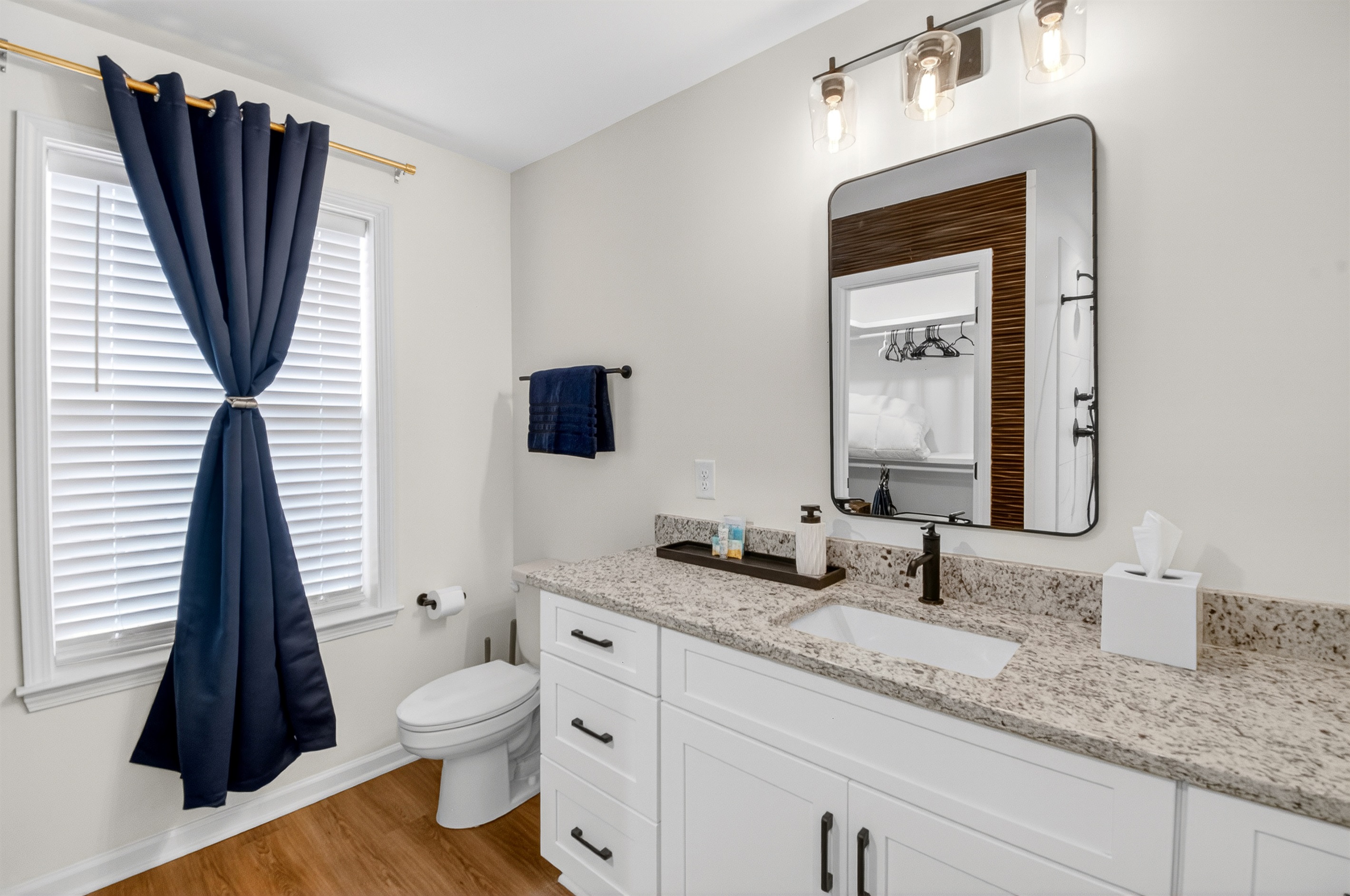 1st floor Master suite bath