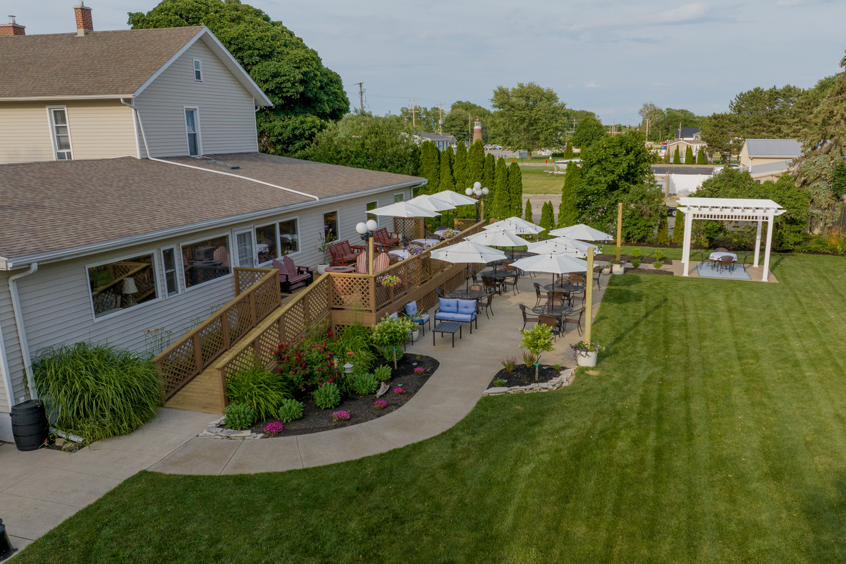 Lake Erie Area Event Patio and Wedding Space