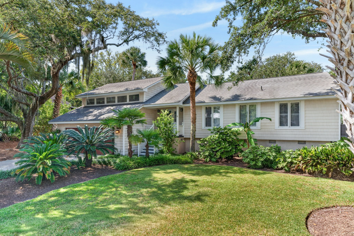 Front of House | IOP Poolside Paradise | 112 Sparrow Drive | Isle of Palms, SC | IOP Escapes