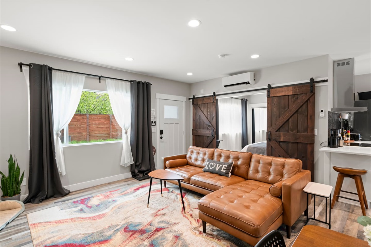"What a great place! Clean, quiet and just as pictured." - Elizabeth (October 2024)