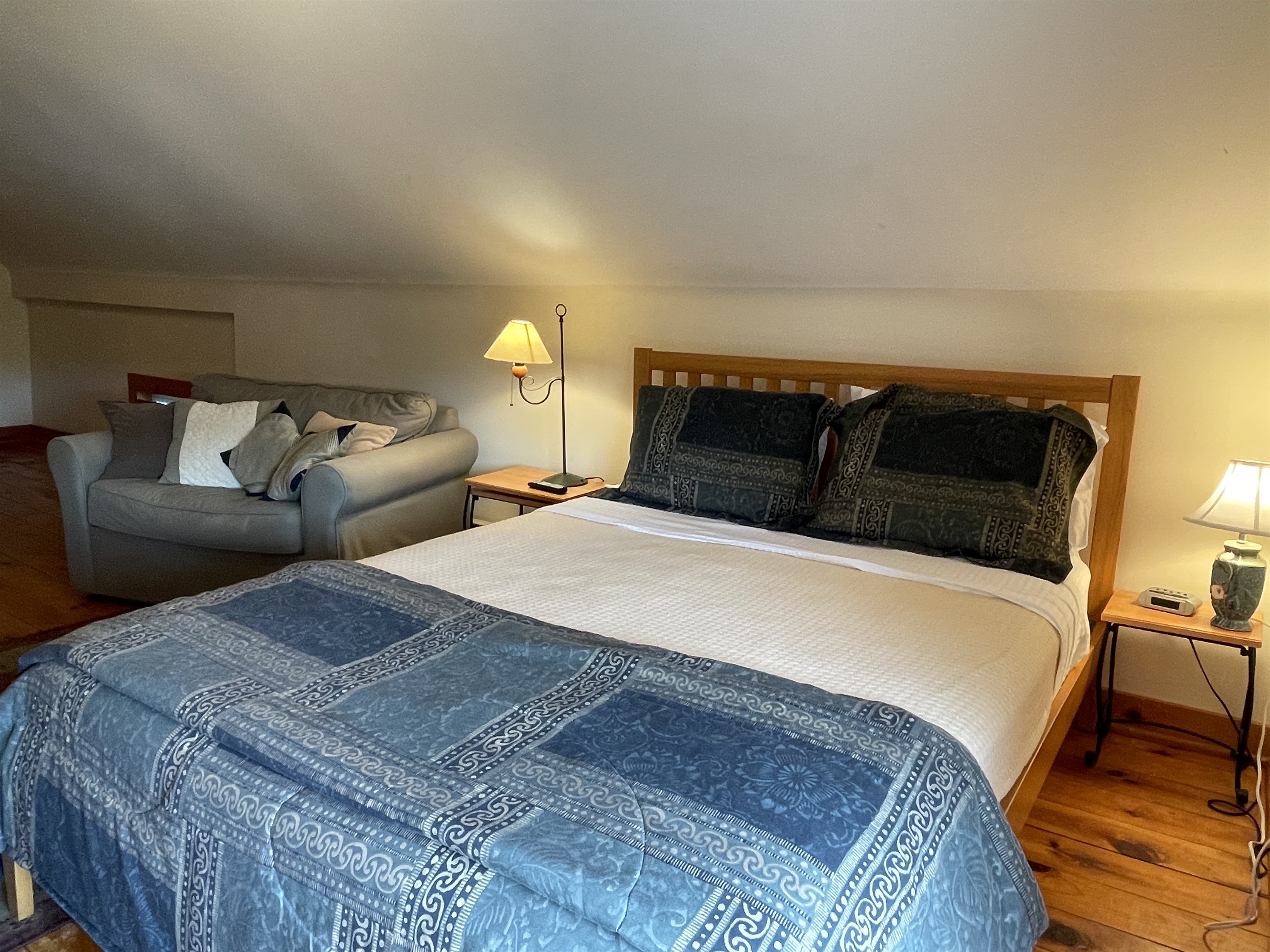 2nd floor bdrm 5 - Queen + twin