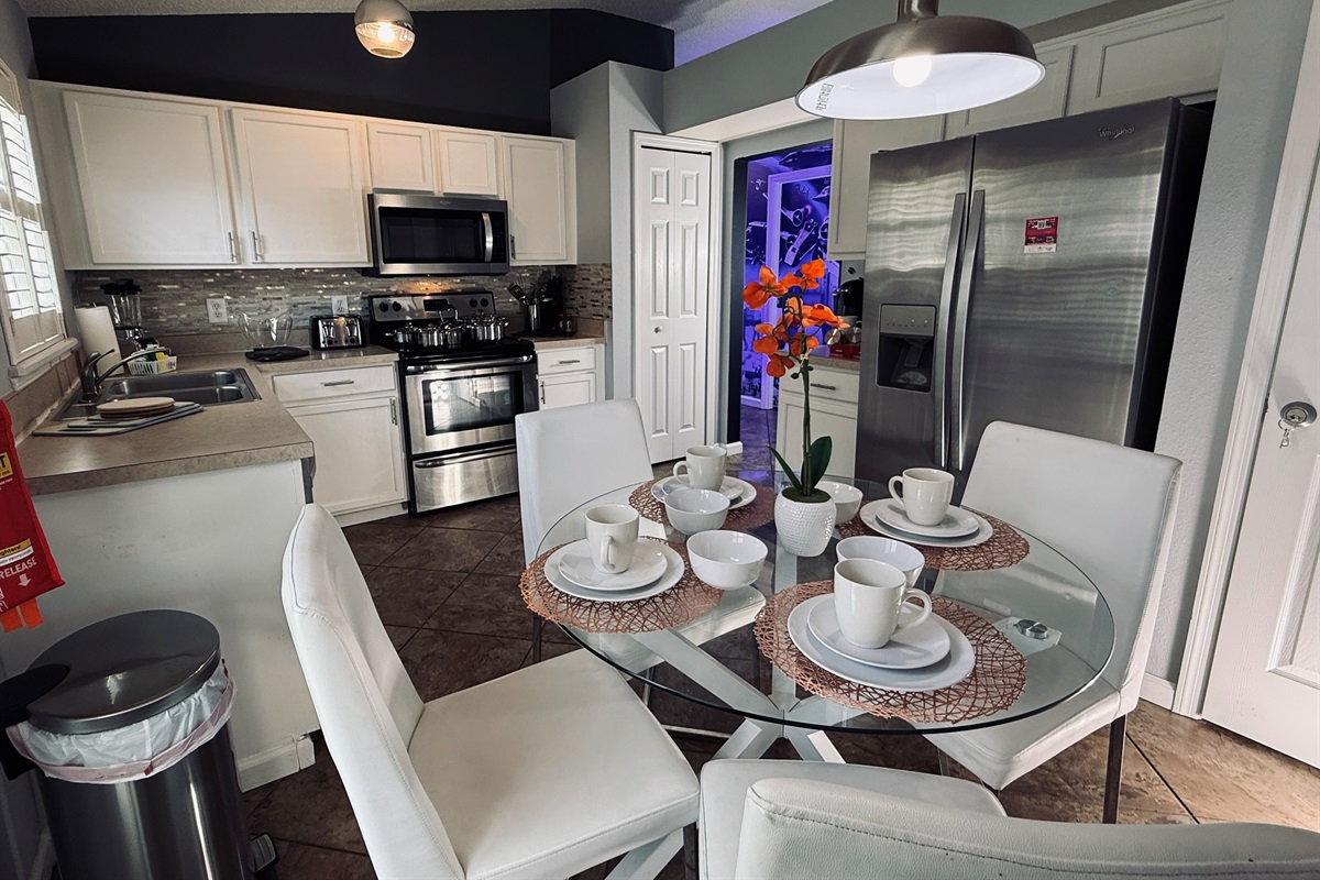 Fully Equipped Kitchen makes family meals a breeze 😀