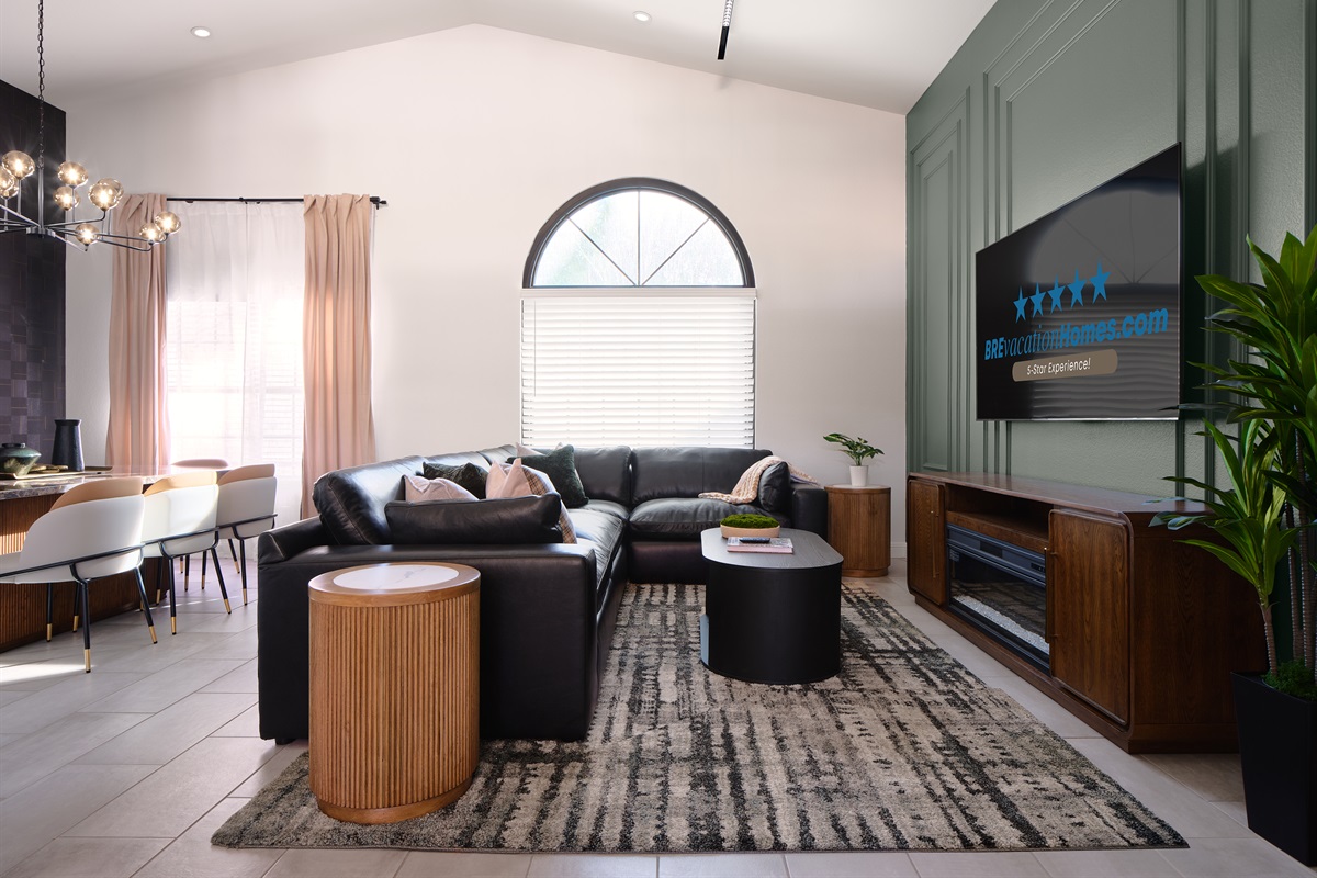 Opens to Dining w/Pool View 