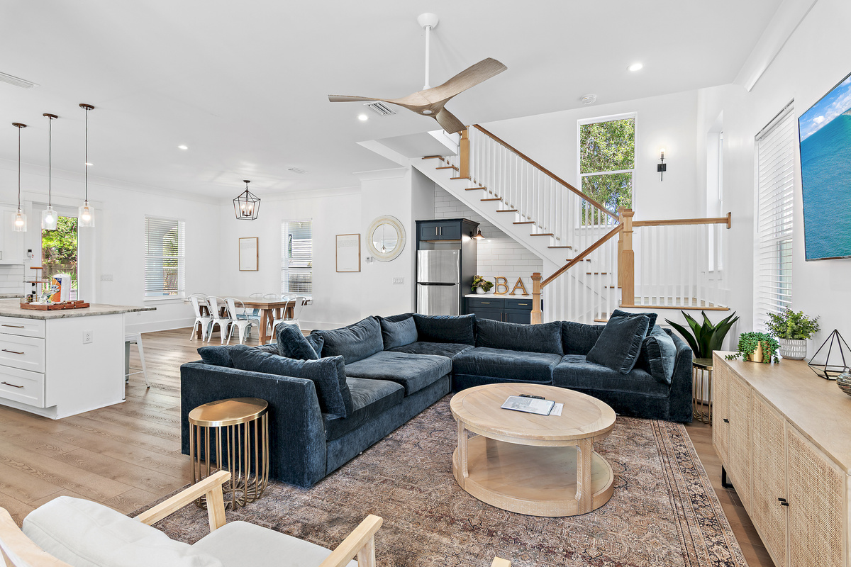 Inviting Living Space with Plenty of Room to Unwind