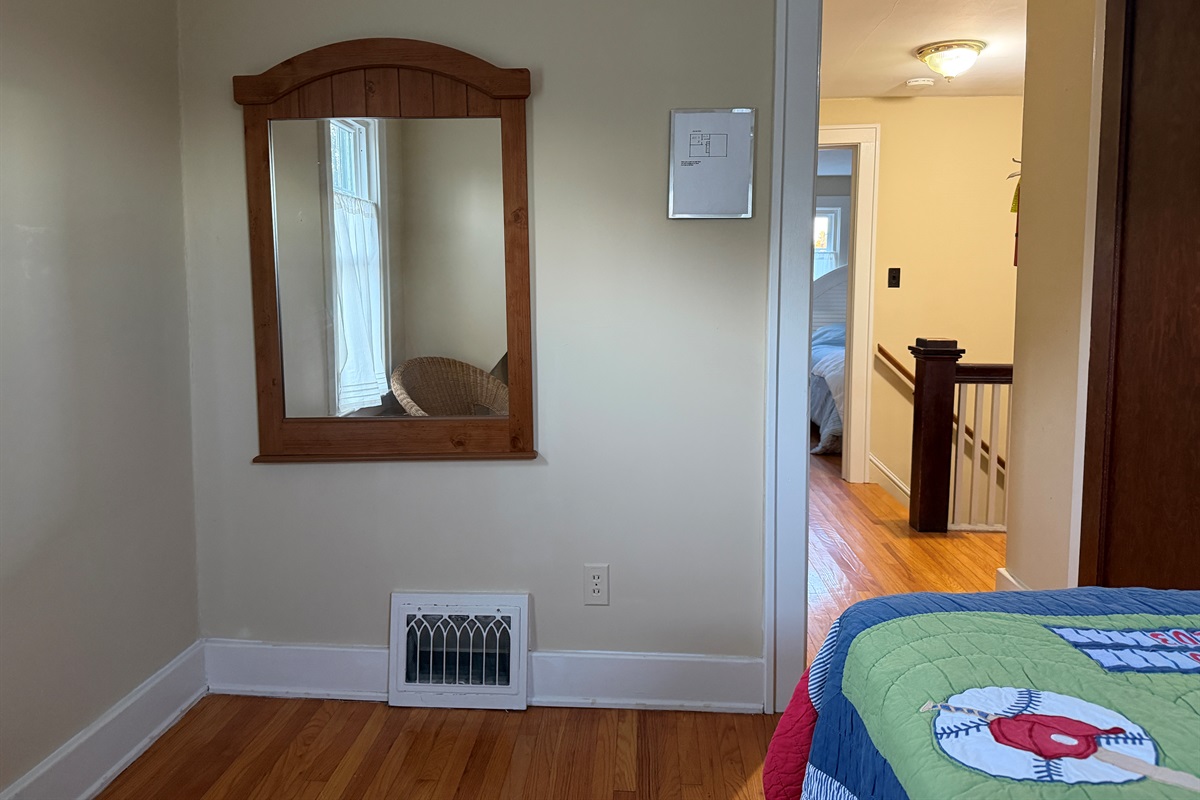 2nd floor Twin bedroom