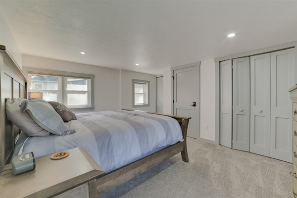 Back Bedroom (King)
