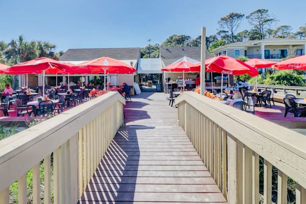 Waterfront dining nearby
