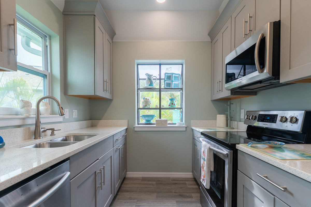 Fully Stocked Kitchen
