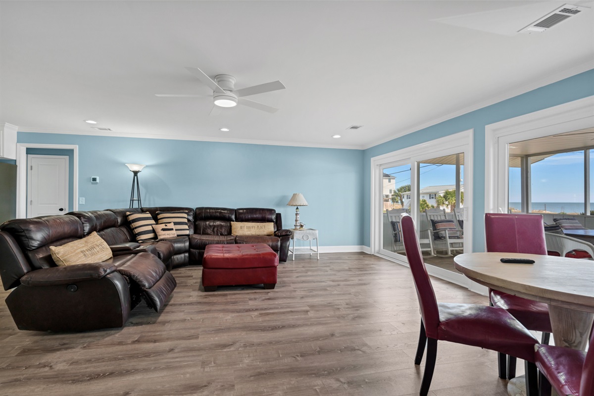 Large Open Front Family Room with Views!